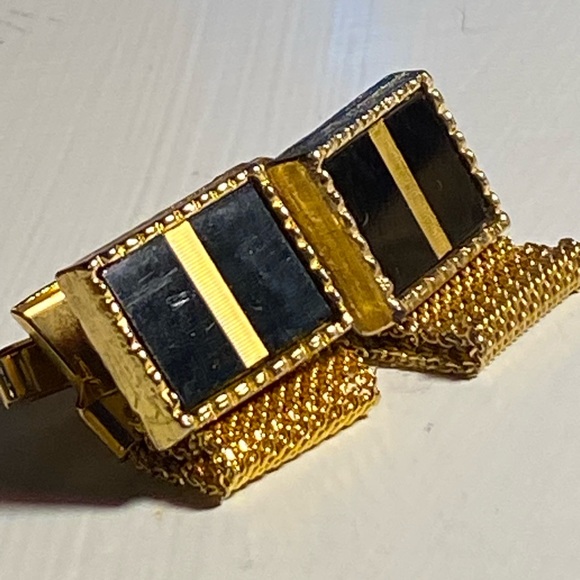Vintage men’s gold with black lacquer square cuff links - Picture 7 of 9